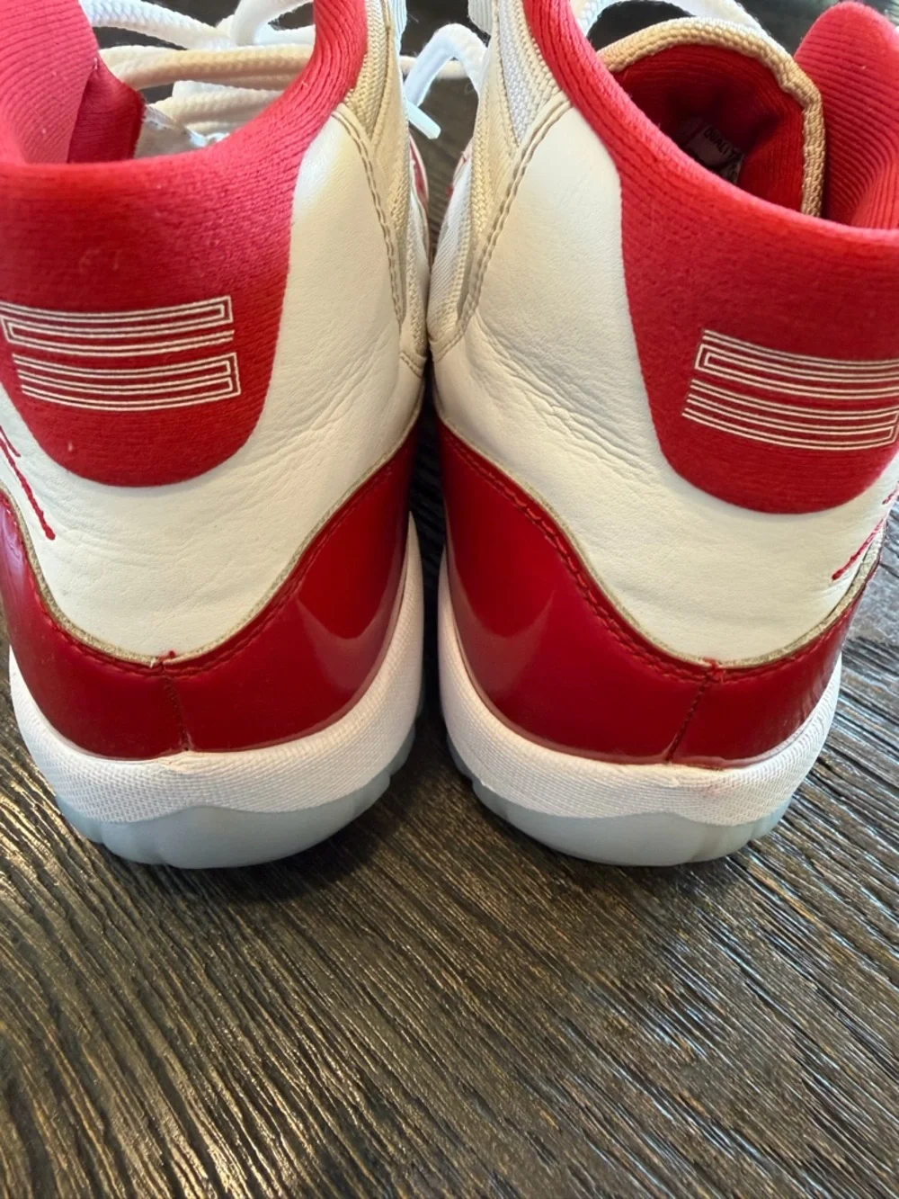 Nike Jordan 11 Retro Cherry 2022 Men's Size 9.5
